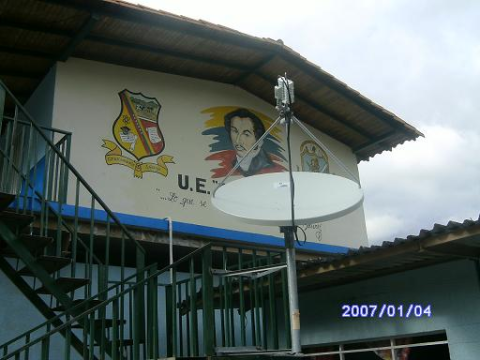 Antena Receptora de Internet para el CBIT "Guaraque"